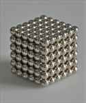 Magnet-Würfel. Puzzle mit 216 Neodym-Magnetkugeln